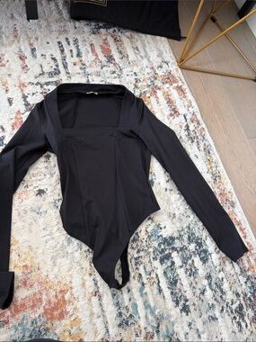 Black Long-Sleeve Square-Neck Bodysuit - Women